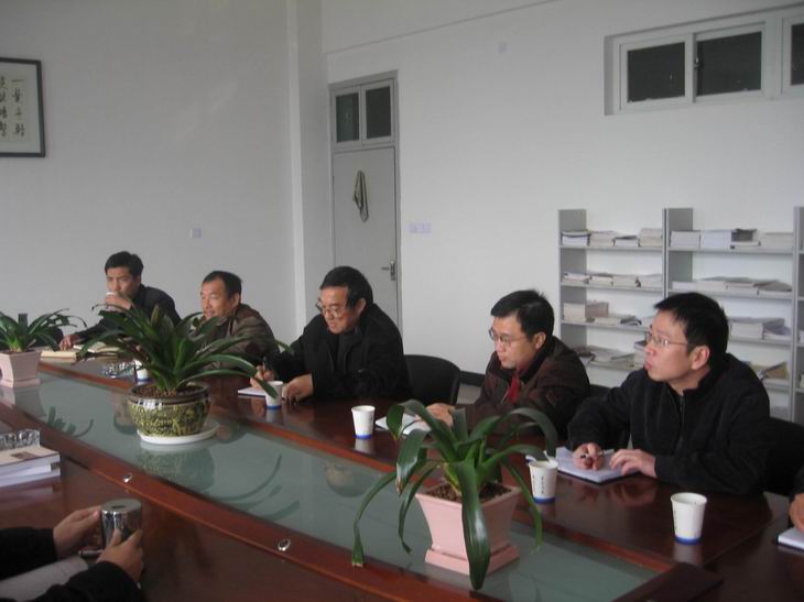 任柏强校长来九色視頻
检查指导安全工作